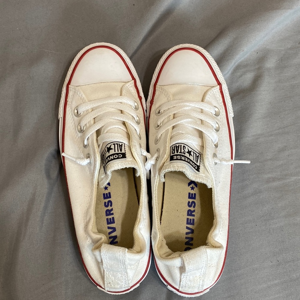 ALL STAR CONVERSE SNEAKERS. SIZE 6.